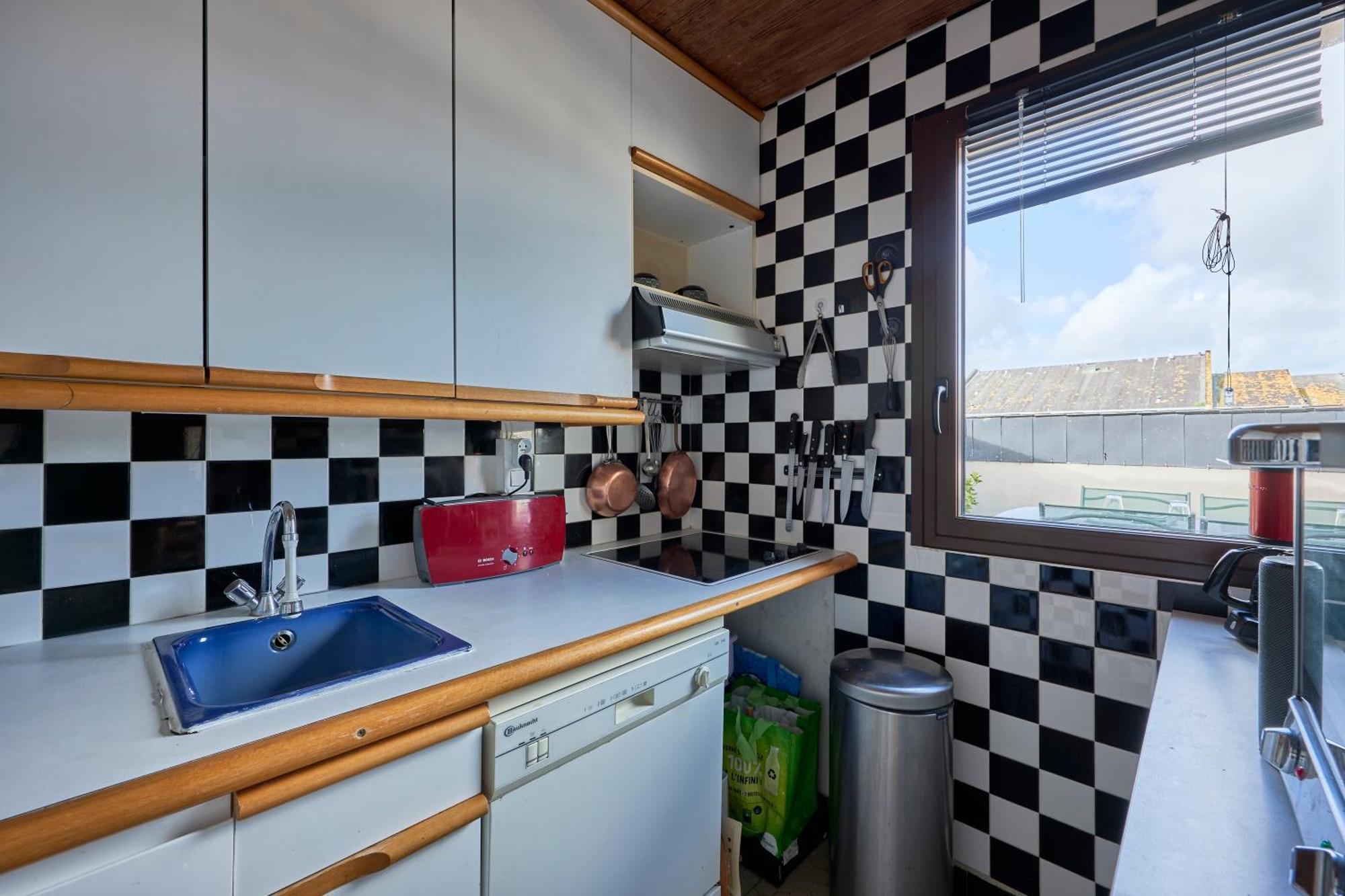 - A 500m De La Appartement *
